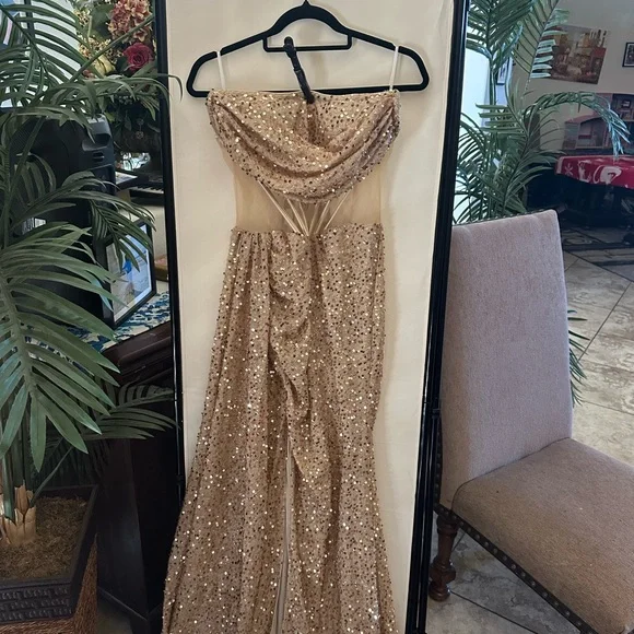 Elegant Gold Strapless Evening Gown - Picture 4 of 5